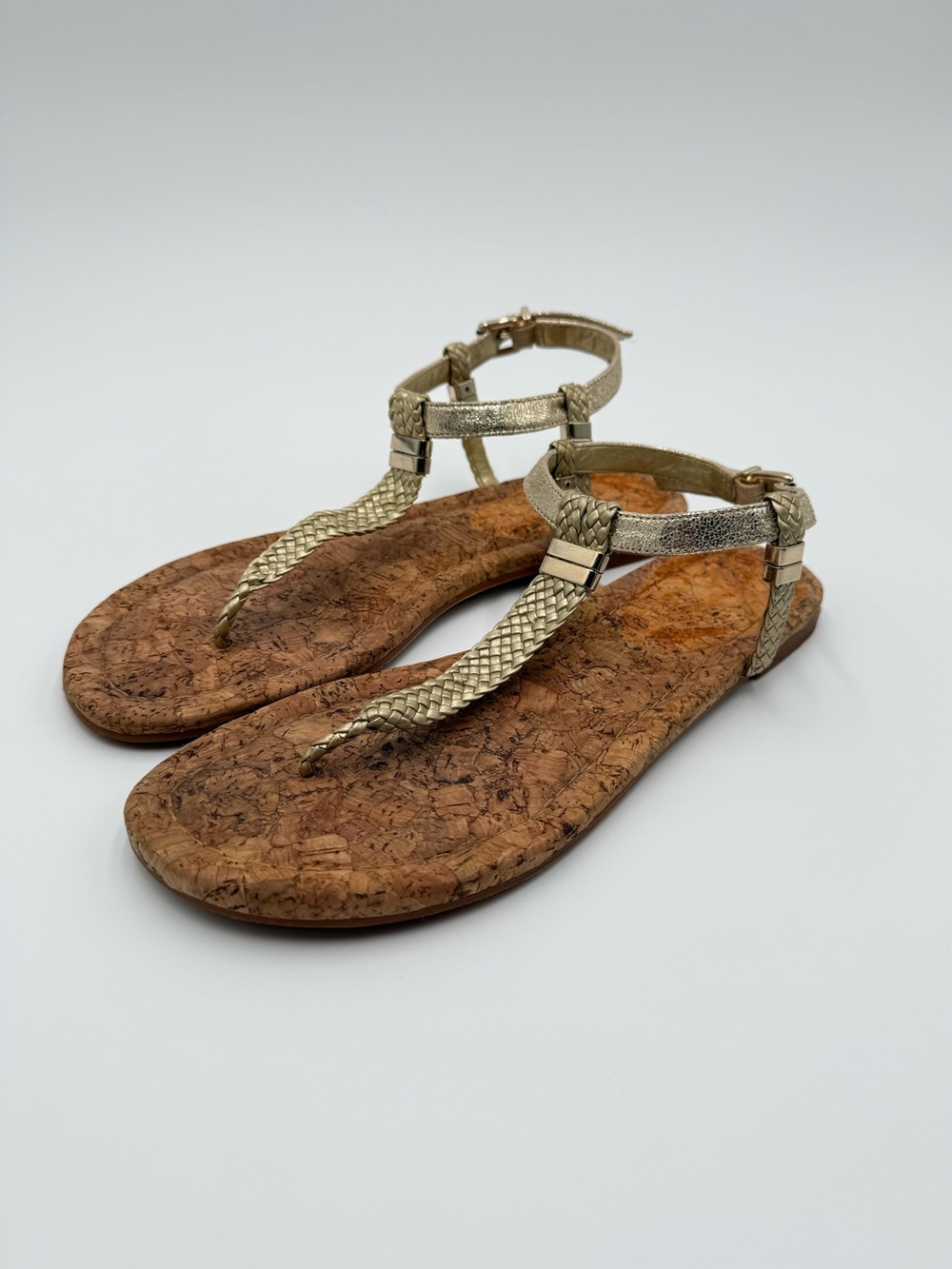 Gianni Bini Gold Braided T Strap Sandals Women’s 8M Cork Footbed Metallic